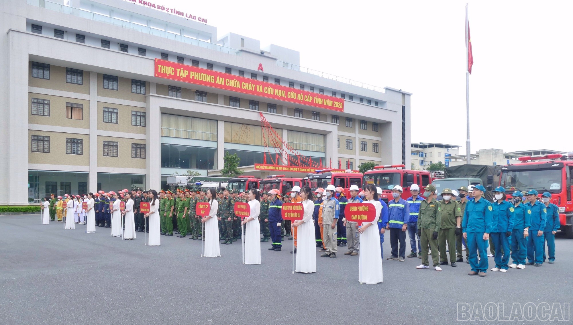 Các lực lượng tham gia buổi diễn tập. baolaocai-br_pc.jpg