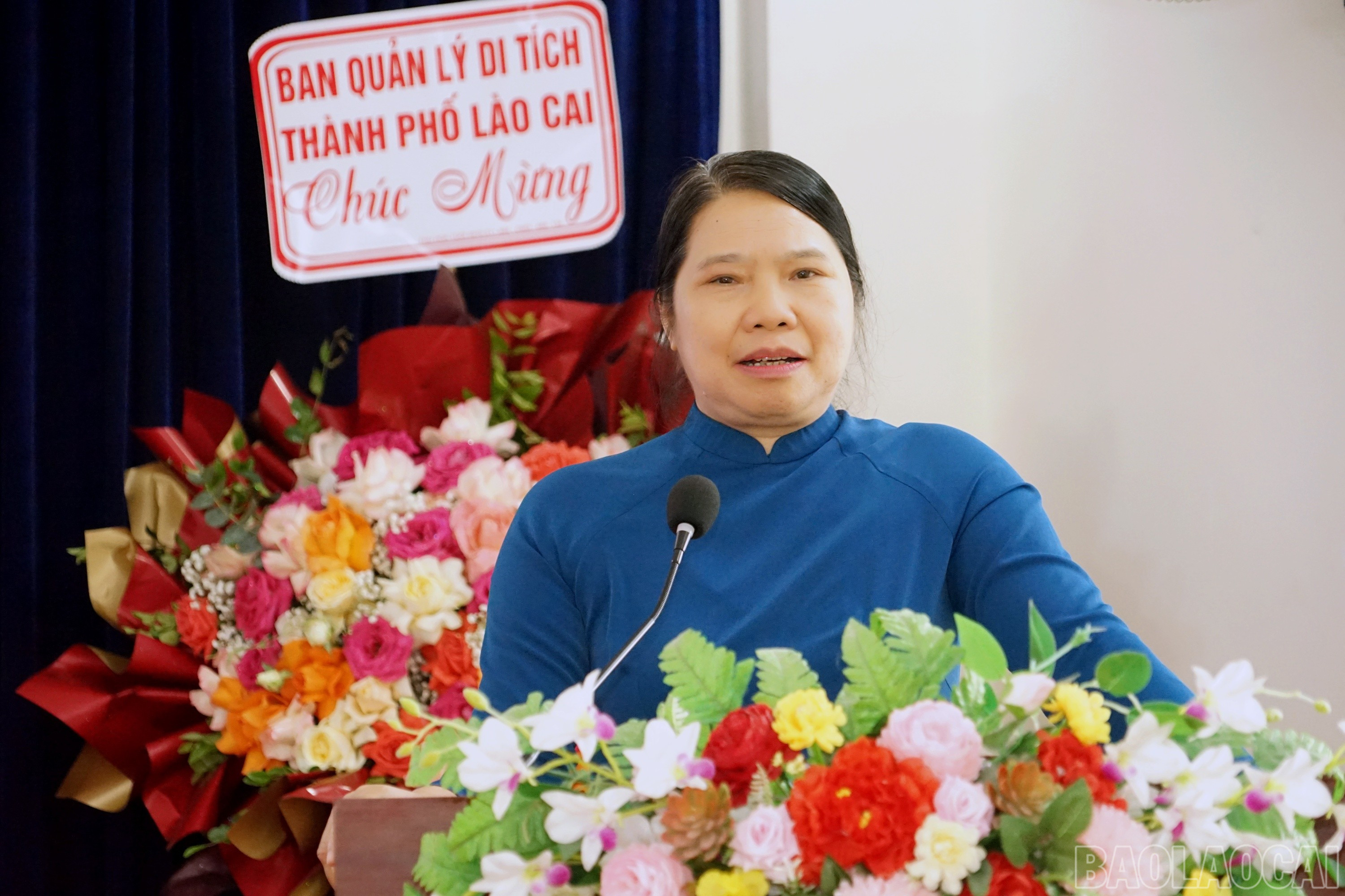 Bà Hà Thị Thiệp, Chủ tịch Hội Người cao tuổi tỉnh Lào Cai phát biểu tại hội nghị. baolaocai-br_cntok.jpg