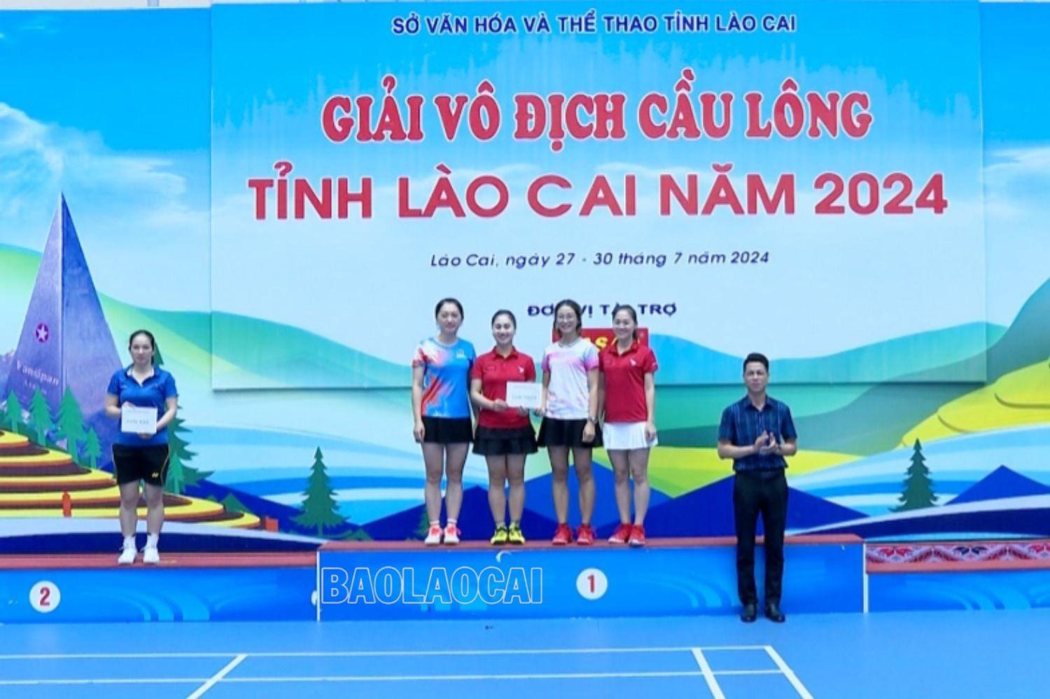 Trao giải các nội dung của nữ. bmcl4.jpg