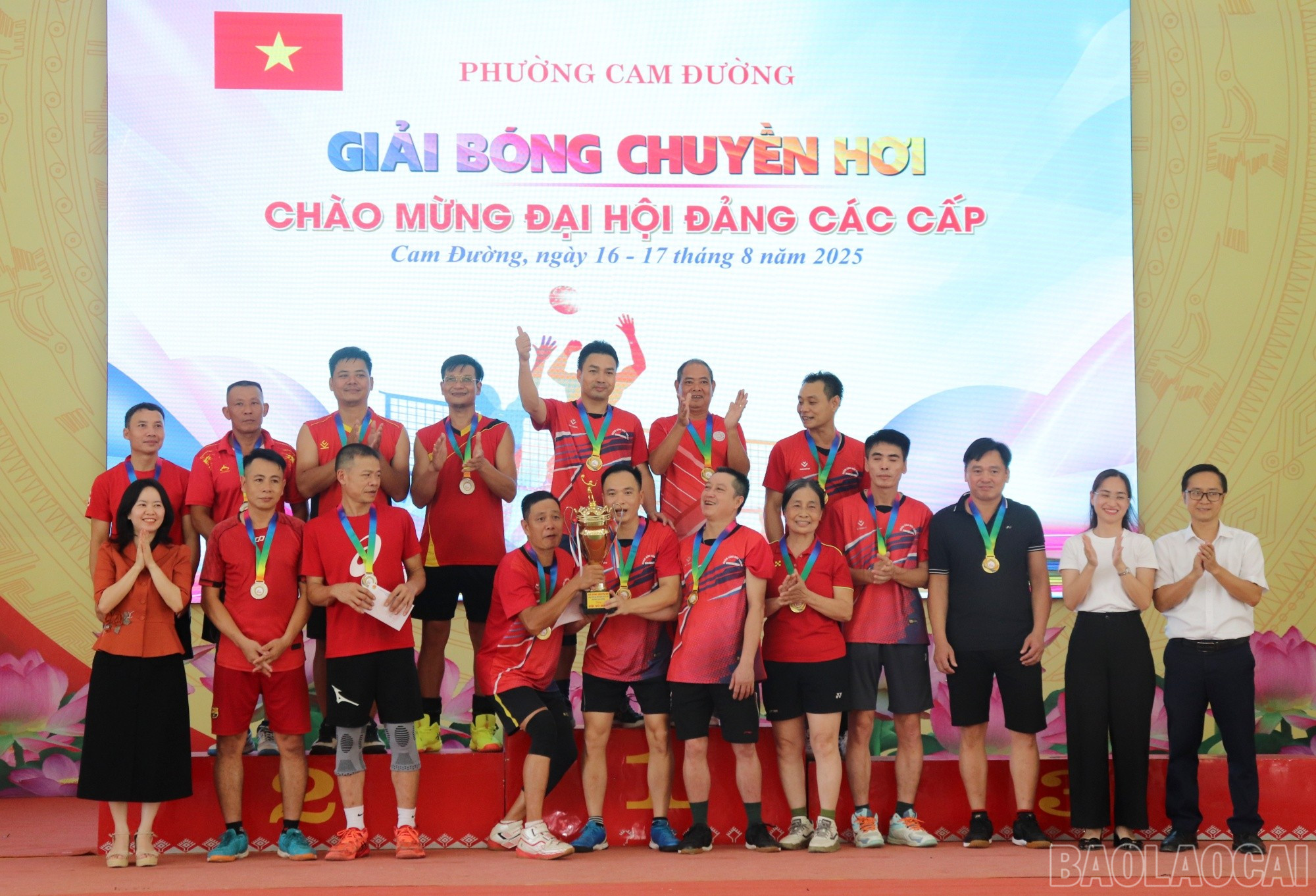 Trao giải Nhất, Nhì nội dung của nam. baolaocai-br_nhat-nam.jpg