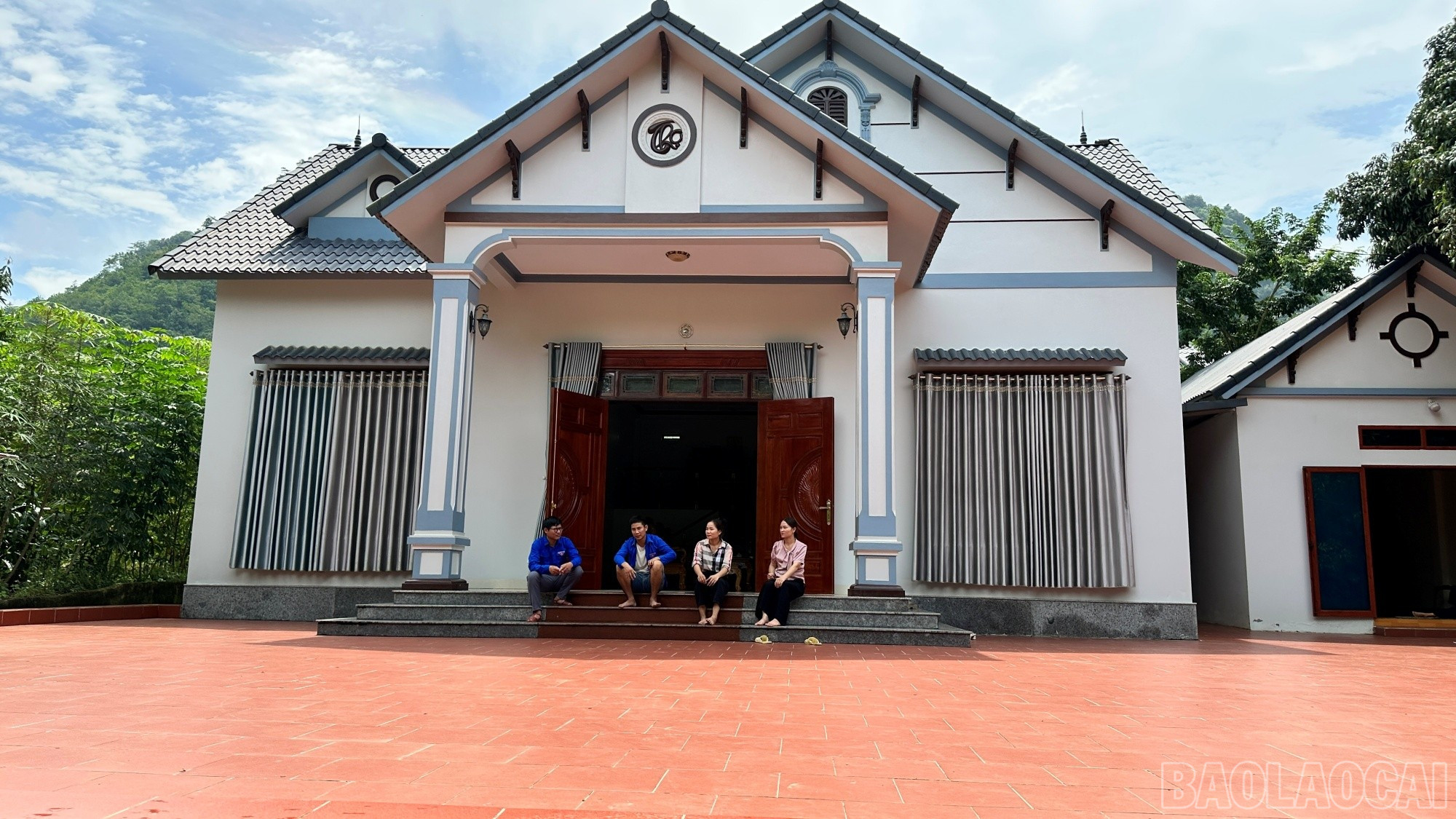 Nhiều hộ dân xã Cốc Lầu sở hữu nhà xây khang trang, to đẹp sau những ngày tháng nỗ lực vươn lên phát triển kinh tế tại địa phương. baolaocai-br_coc2.jpg