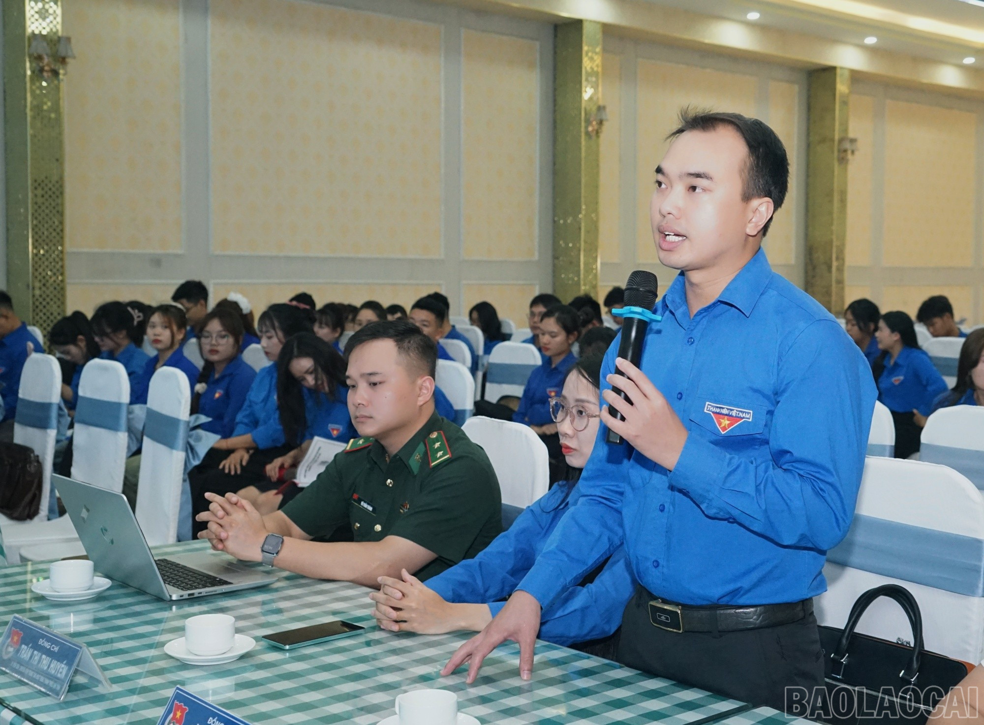 Các đại biểu thảo luận tại hội nghị. baolaocai-br_soket7.jpg