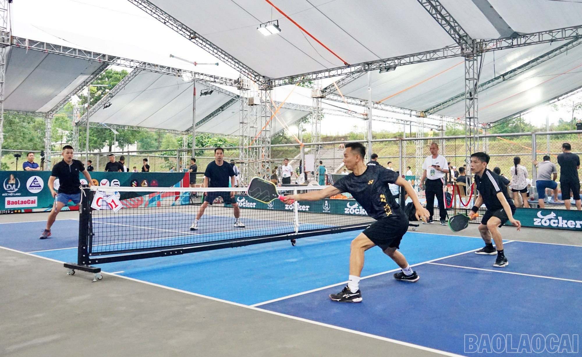 Nhiều trận đấu hấp dẫn diễn ra trong chiều 26/5. baolaocai-br_thi.jpg