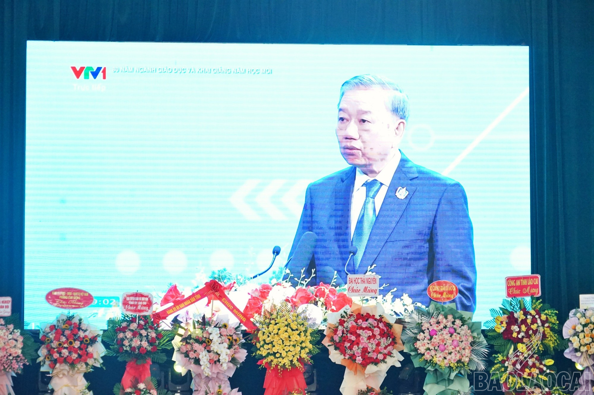 Đại biểu và sinh viên Phân hiệu Đại học Thái Nguyên tại Lào Cai dự Lễ khai giảng trực tuyến tại hội trường và lắng nghe bài phát biểu của đồng chí Tổng Bí thư Tô Lâm. baolaocai-br_thai3.jpg