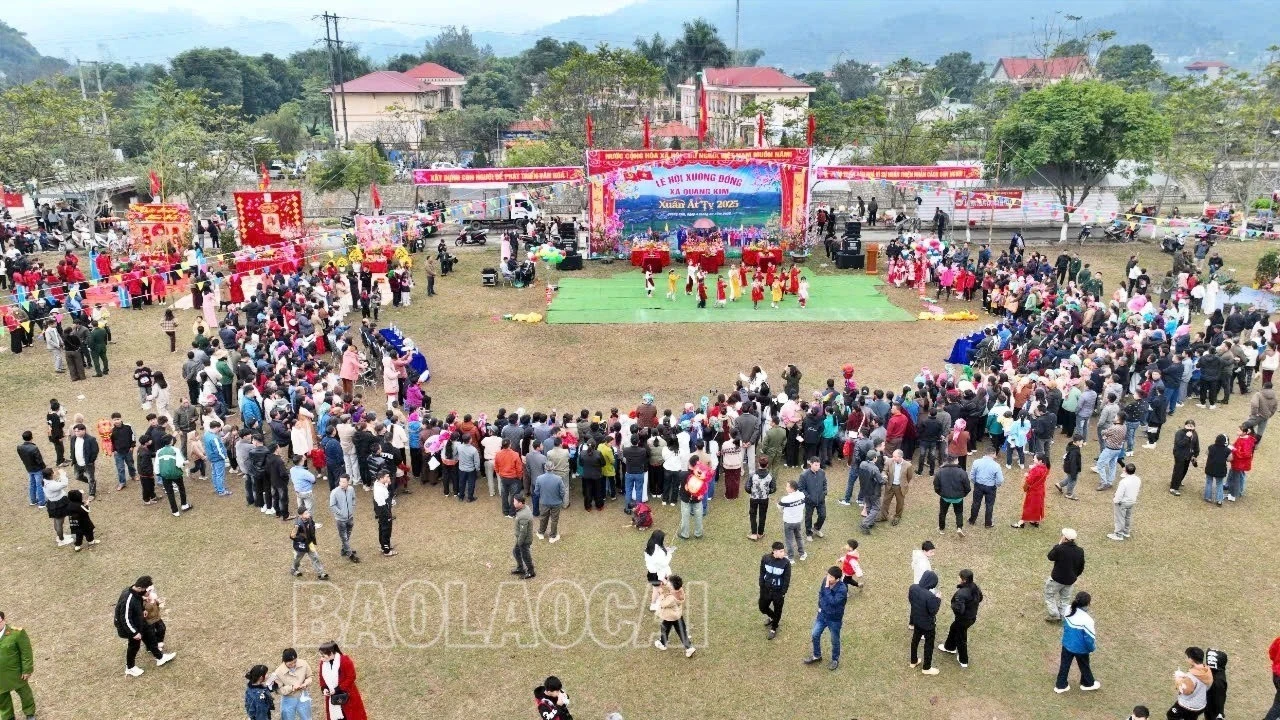 Quang cảnh lễ hội.