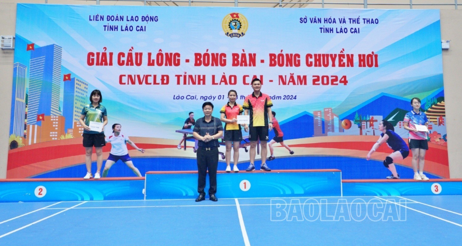 Trao giải một số nội dung môn bóng bàn. bb-6-9699.jpg