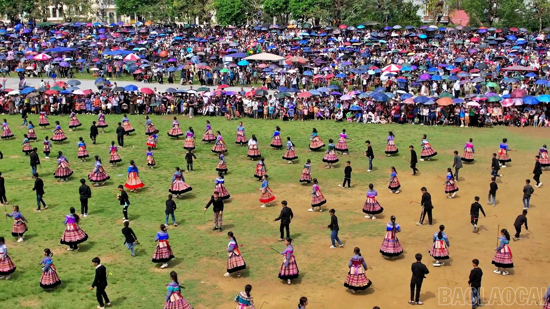 Điệu múa gậy sinh tiền đã được huyện Bắc Hà đưa vào luyện tập trong các trường học, câu lạc bộ, đội văn nghệ và biểu diễn tại các lễ hội truyền thống. Đồng thời, được tỉnh đề nghị Bộ Văn hóa, Thể thao và Du lịch ghi danh là Di sản văn hóa phi vật thể cấp Quốc gia. baolaocai-br_xinhl.jpg