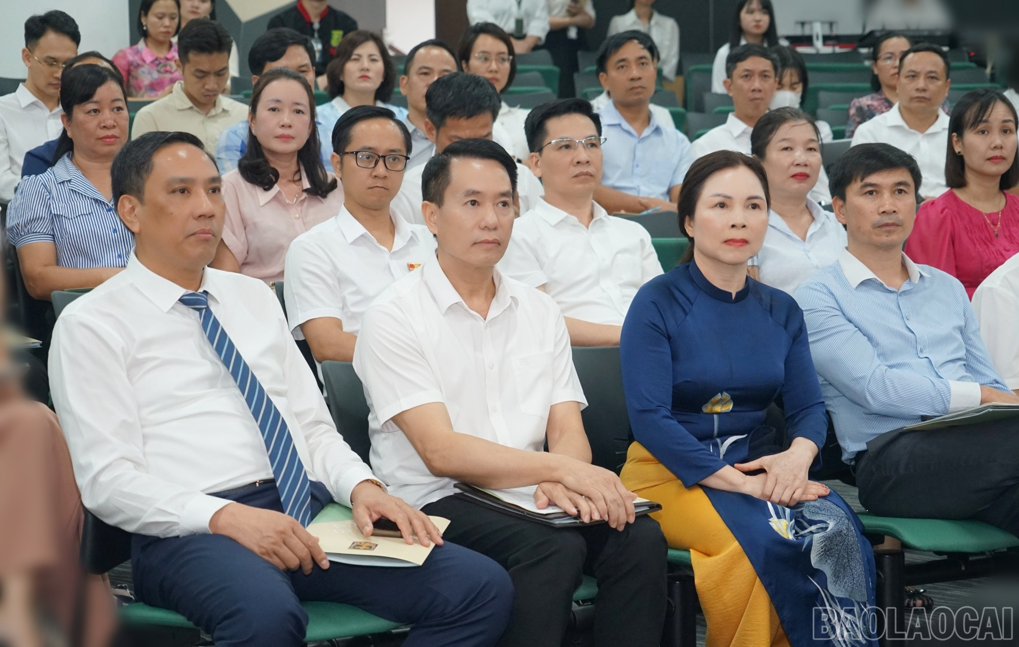 Đồng chí Hoàng Giang - Phó Bí thư Thường trực Tỉnh ủy dự buổi lễ. baolaocai-br_qt1.jpg