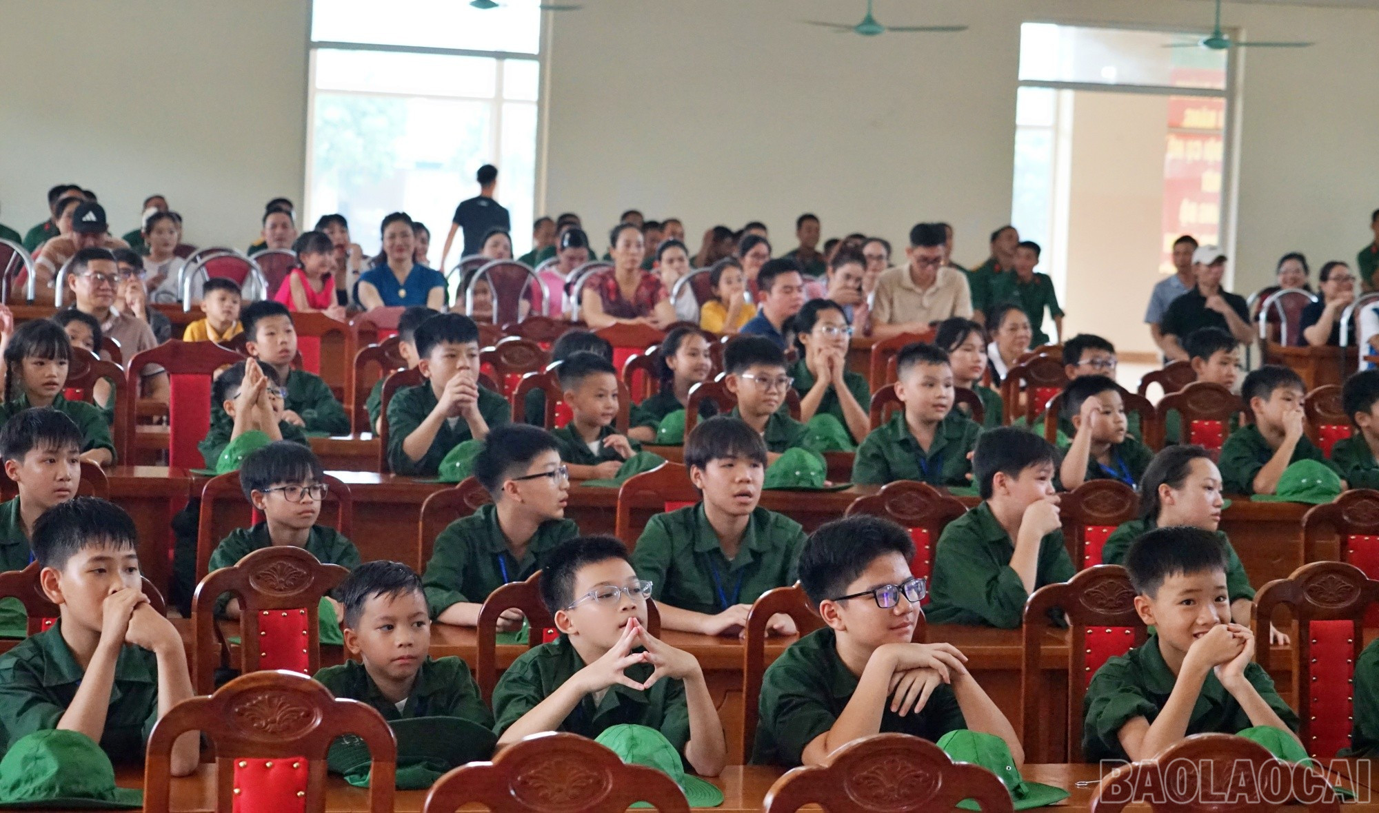 103 thiếu niên, nhi đồng tham gia học kỳ trải nghiệm năm 2025. baolaocai-br_bm.jpg