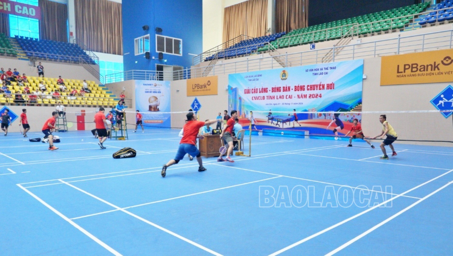 Thi đấu vòng bảng các nội dung môn cầu lông. ld6-4506.jpg