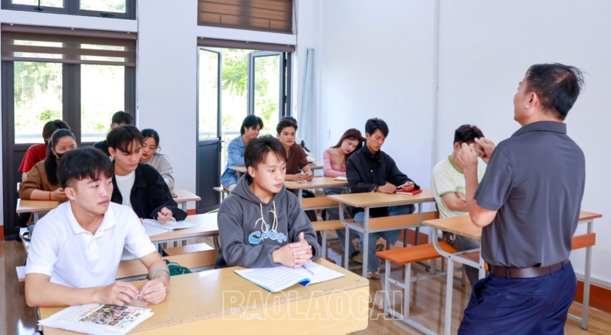 Lớp bồi dưỡng sáng tác âm nhạc. vh8-4915.jpg