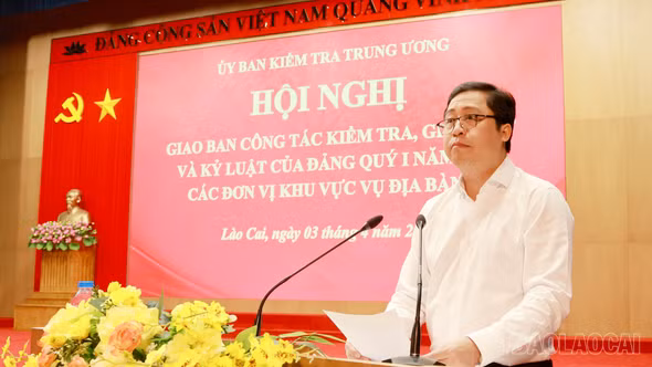 Bí thư Tỉnh ủy Dương Quốc Huy phát biểu tại Hội nghị giao ban công tác kiểm tra, giám sát và kỷ luật của Đảng