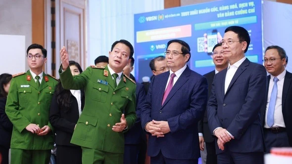 Thủ tướng: Mỗi người dân hãy chủ động trở thành những "công dân số"