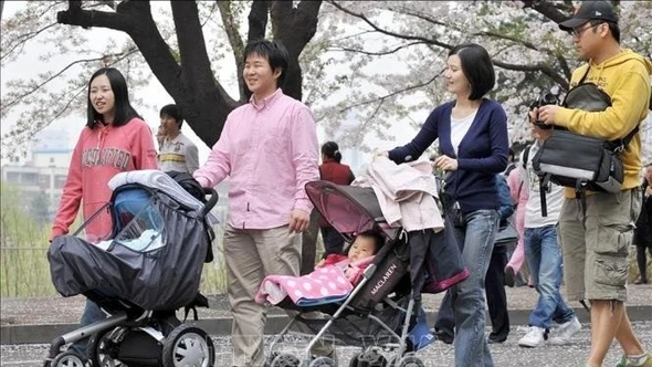 Xu hướng cha nghỉ thai sản tăng mạnh tại Hàn Quốc