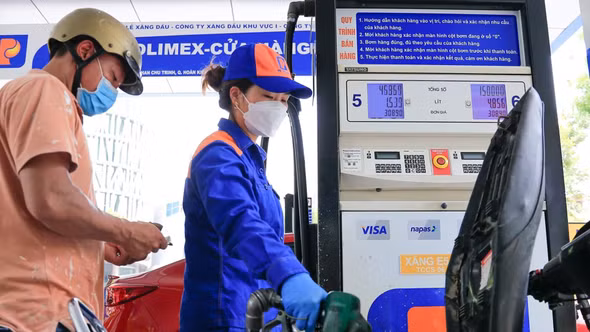 Giá xăng dầu hôm nay 27/4: Dầu thế giới tăng nhanh, trong nước giá thấp