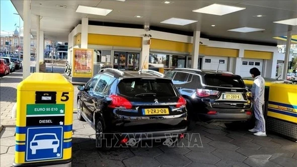 Khi thế giới phải "thắt lưng buộc bụng" về năng lượng