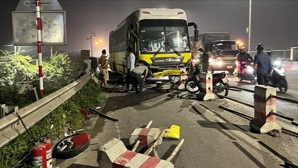 Tai nạn giao thông tháng 11/2025 giảm sâu hai con số