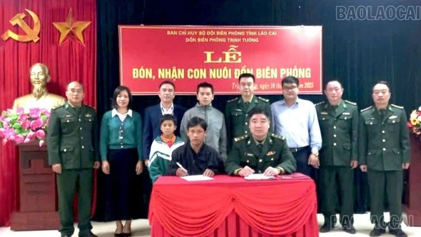 Đồn Biên phòng Trịnh Tường nhận nuôi học sinh có hoàn cảnh đặc biệt khó khăn