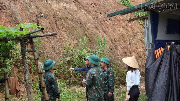 Phường Nam Cường kiểm tra thực địa, đánh giá cấp độ nguy hiểm tại các điểm có nguy cơ sạt lở cao