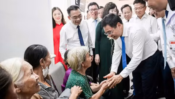 Bộ trưởng Bộ Y tế: Phát triển y tế chuyên sâu gắn với củng cố y tế cơ sở