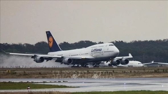 Thiệt hại ngành hàng không toàn cầu dự báo vượt 1 tỷ USD