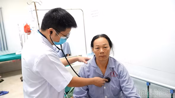 Trung tâm Y tế khu vực Bảo Thắng cấp cứu kịp thời nhiều ca ngộ độc nấm rừng