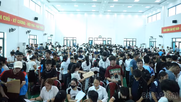Trường Cao đẳng nghề Yên Bái đón gần 1.300 tân học sinh, sinh viên đợt hai năm học 2026 - 2027