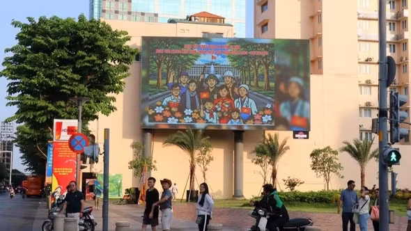 Đảng Nhân dân Cách mạng Lào gửi điện mừng 51 năm Ngày thống nhất đất nước