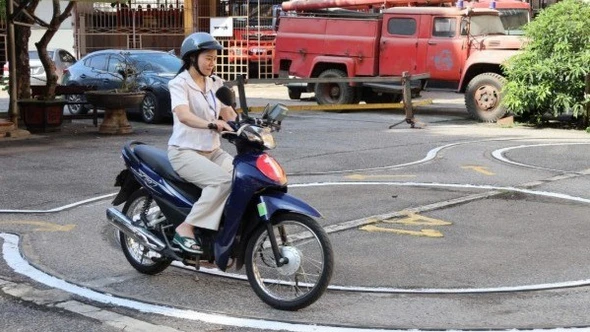 Cục CSGT hỗ trợ sát hạch, cấp đổi giấy phép lái xe cho các địa phương