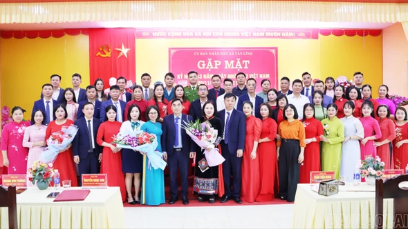 Tân Lĩnh và Púng Luông tổ chức gặp mặt tri ân nhà giáo nhân ngày 20/11