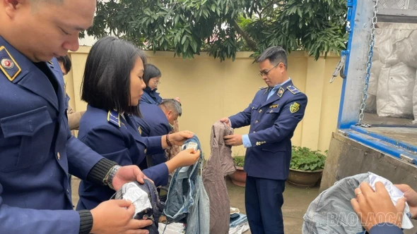 Phòng Cảnh sát giao thông Công an tỉnh Lào Cai liên tiếp phát hiện các vụ vận chuyển hàng hóa không rõ nguồn gốc