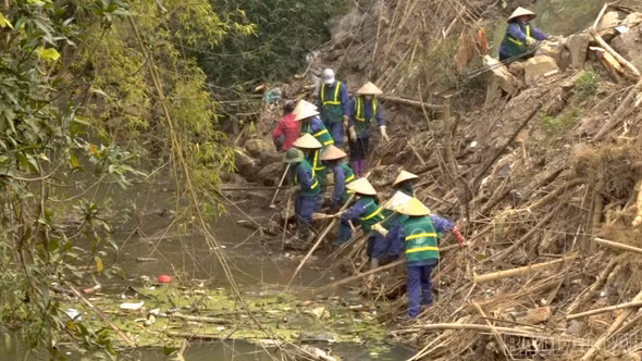 Bảo Yên: Ra quân khơi thông hơn 1 km lòng suối tại thôn 2B