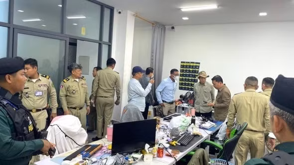 Thượng viện Campuchia thông qua dự luật chống lừa đảo trực tuyến