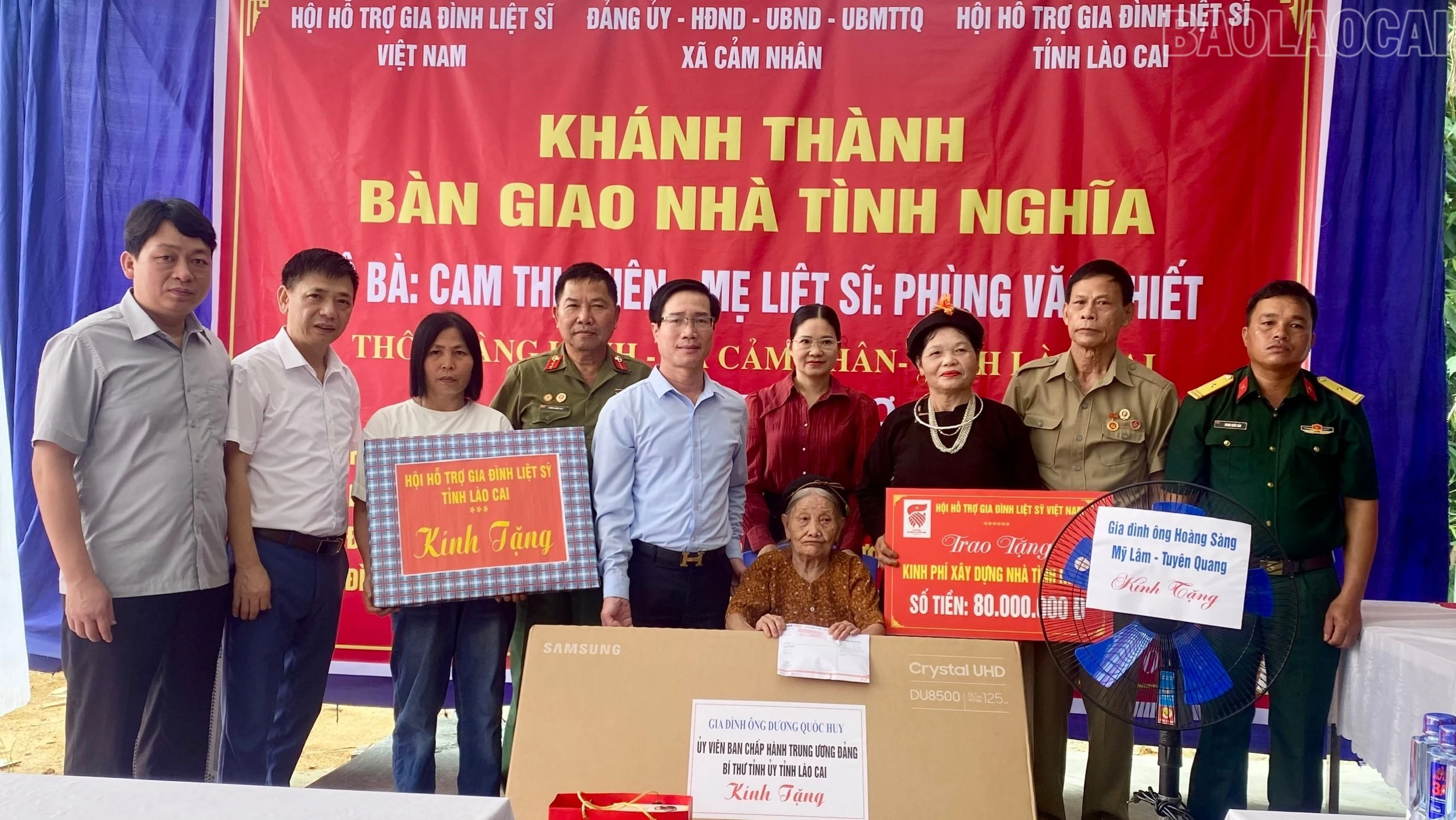 baolaocai-tr_hoi-ho-tro-gia-dinh-liet-sy-tinh-va-cac-nha-tai-tro-trao-ho-tro-cho-gia-dinh-ba-cam-thi-thien-1-5457.jpg