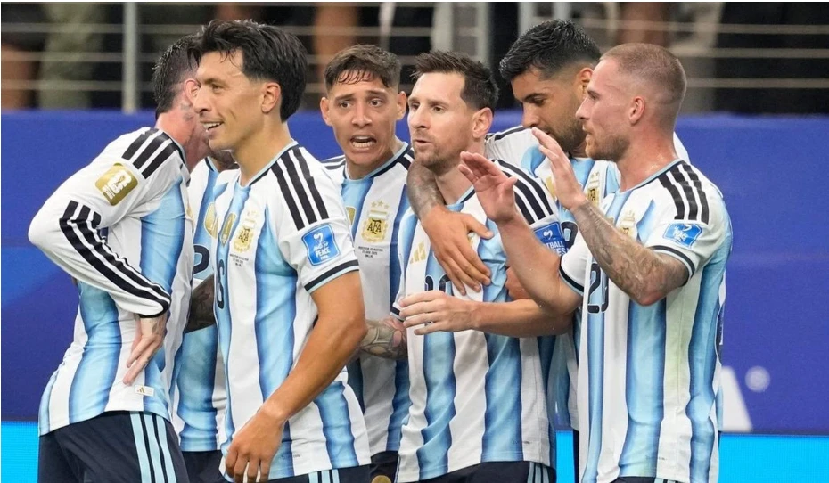 Argentina giành vé đi tiếp sau chiến thắng trước Áo (Ảnh: Getty).