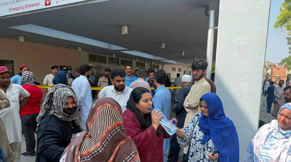 Vụ hỏa hoạn tại một bệnh viện ở Pakistan đã khiến 14 trẻ sơ sinh thiệt mạng. (Ảnh: AP)