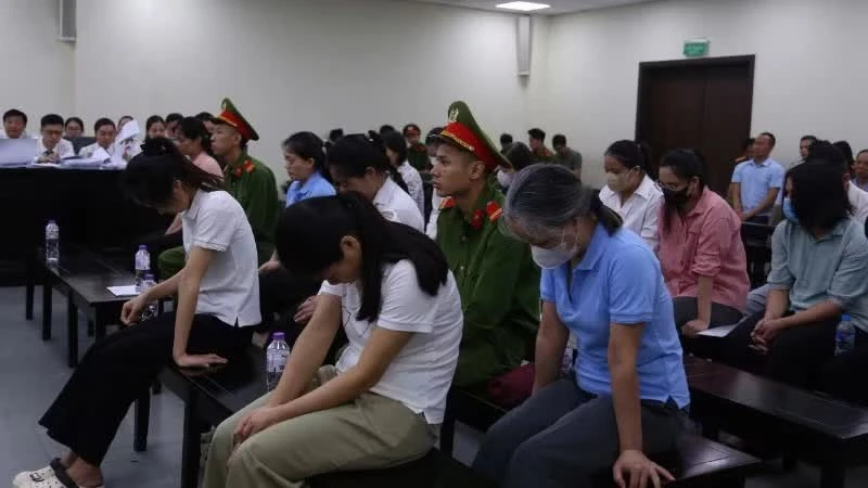 Các bị cáo tại phiên tòa.