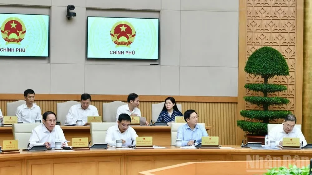 Các Phó Thủ tướng Chính phủ, các đại biểu tham dự phiên họp. (Ảnh: THANH GIANG)