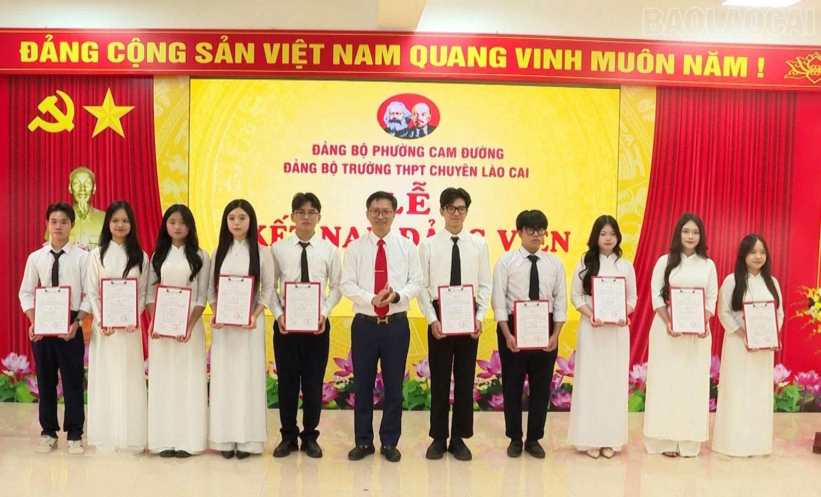 tr-huong-111111111111.jpg