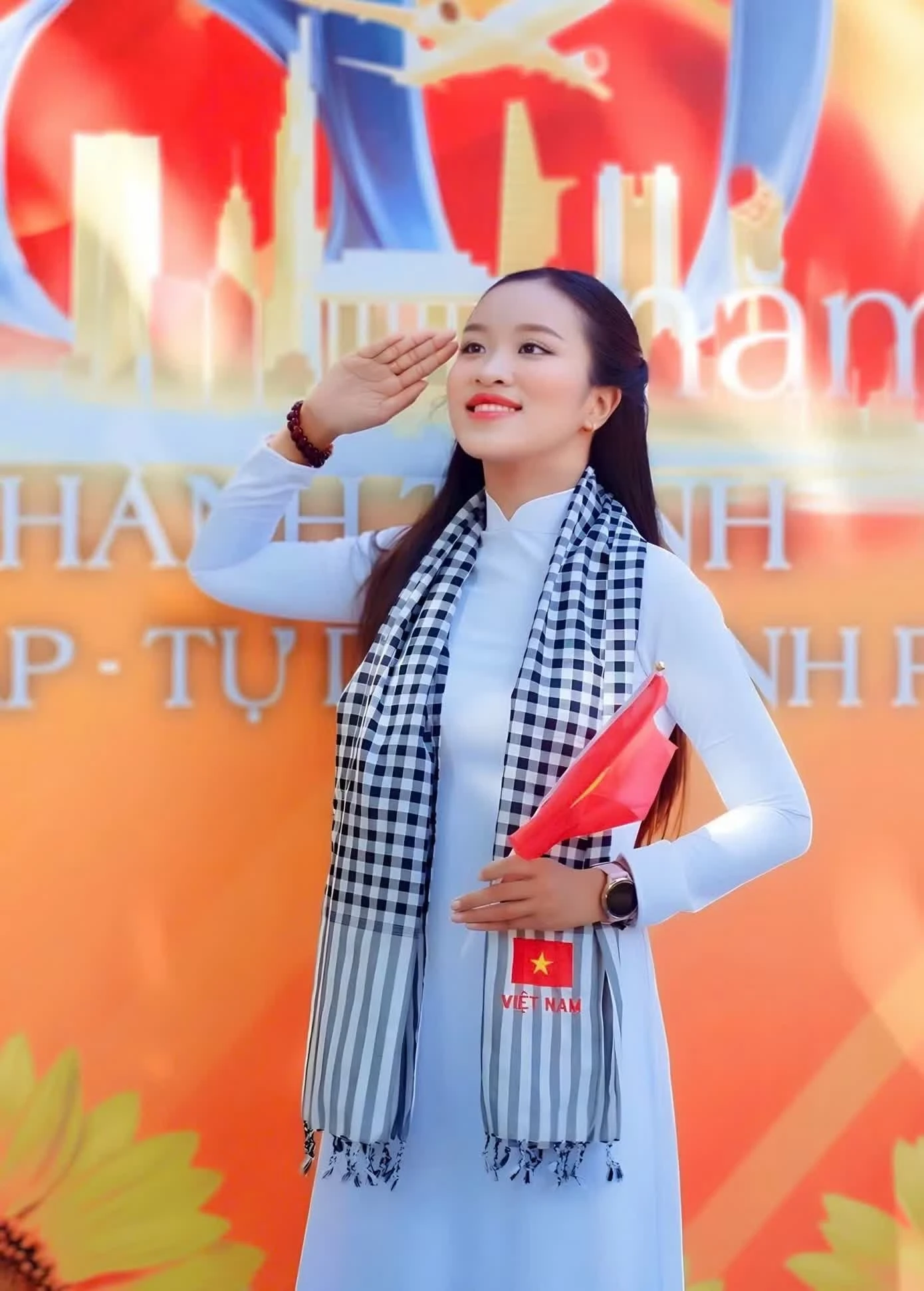 Bên cạnh thành tích học tập ấn tượng, Minh Khuê cũng dành thời gian tham gia các hoạt động ngoại khóa, hoạt động cộng đồng.