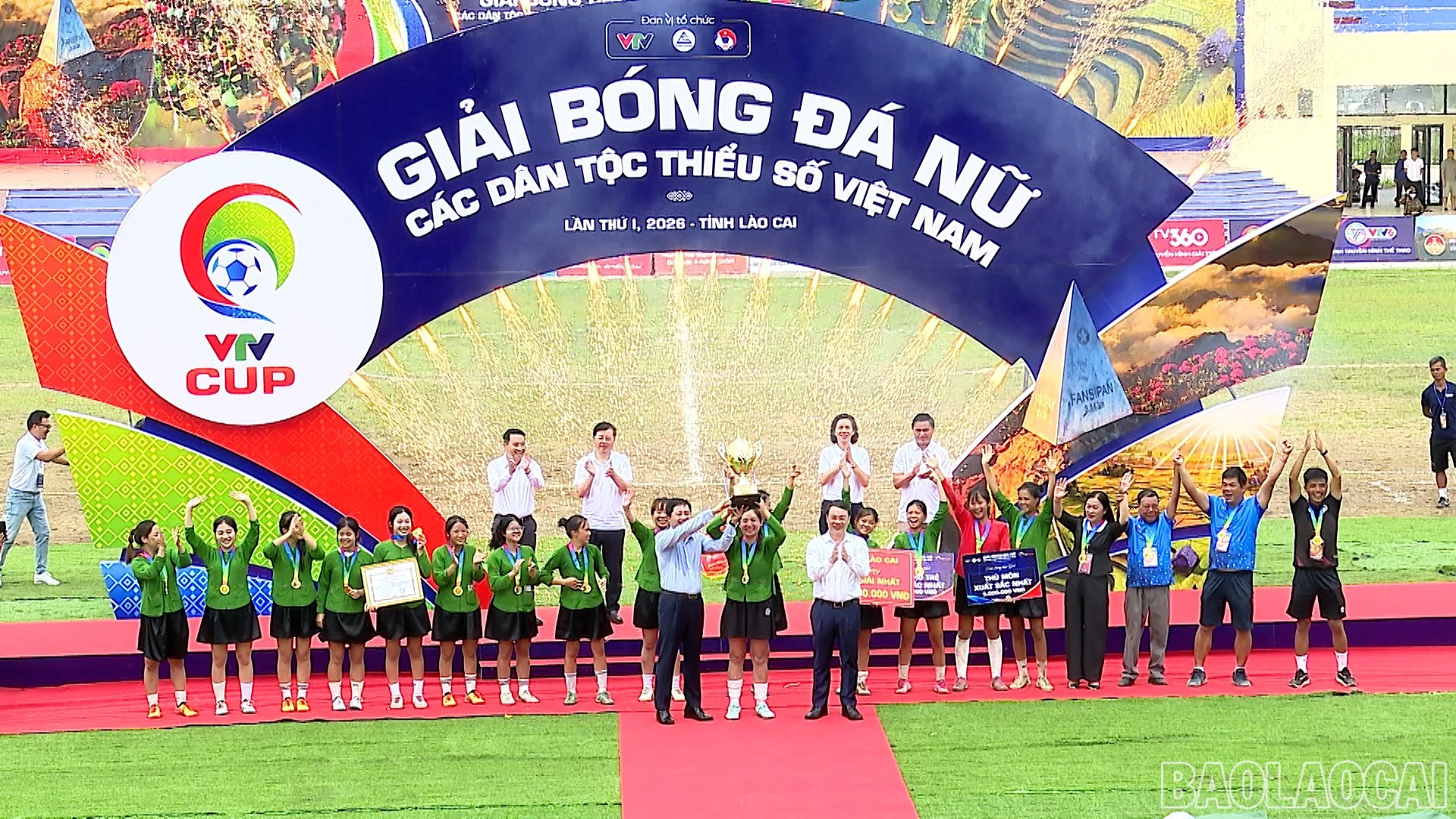Đội Lục Yên là đội vô địch Giải bóng đá nữ các dân tộc thiểu số Việt Nam - VTV Cup lần thứ Nhất.