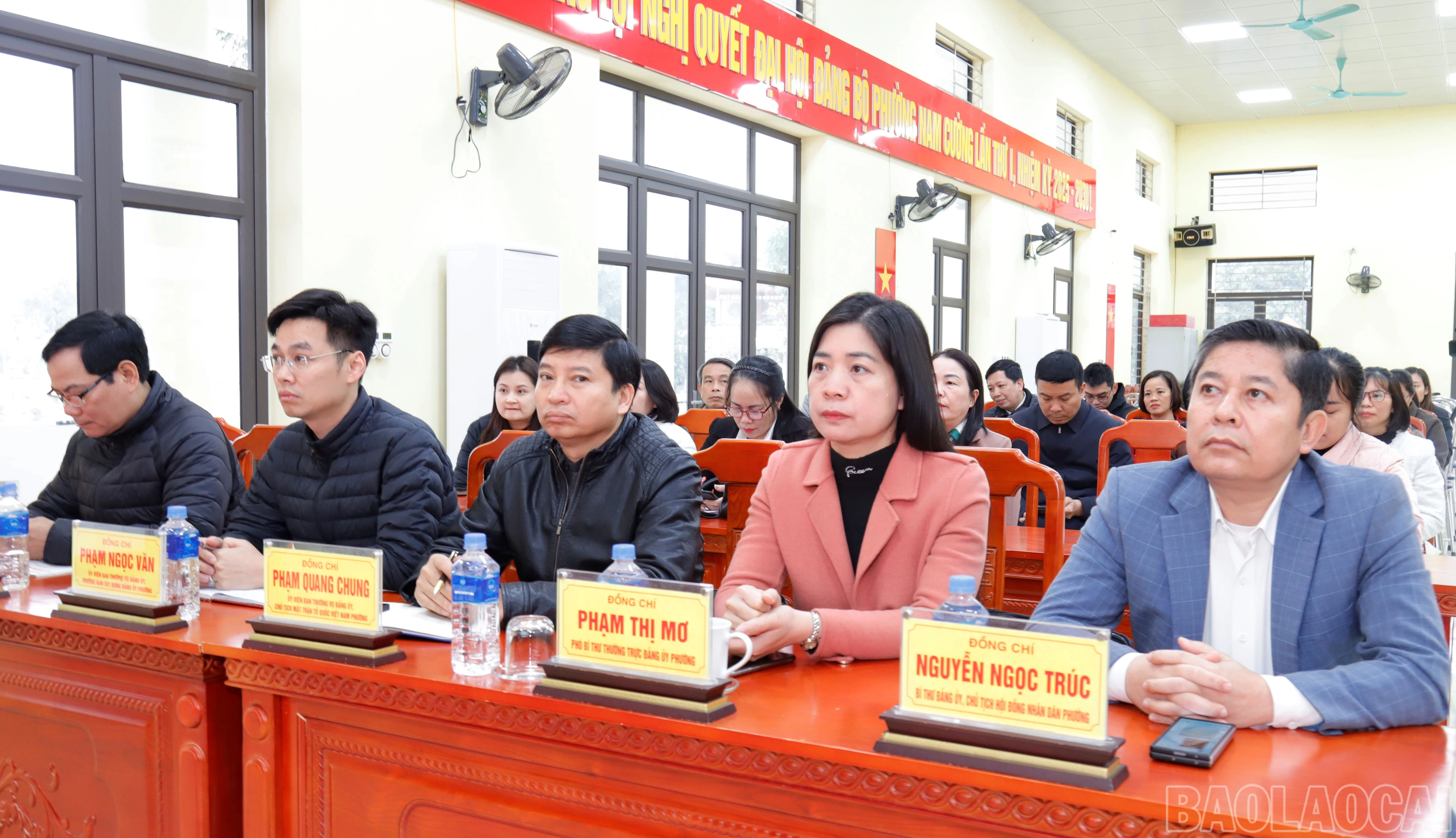 baolaocai-br_cac-dai-bieu-du-hoi-nghi-anh-1-thanh-nghi.jpg