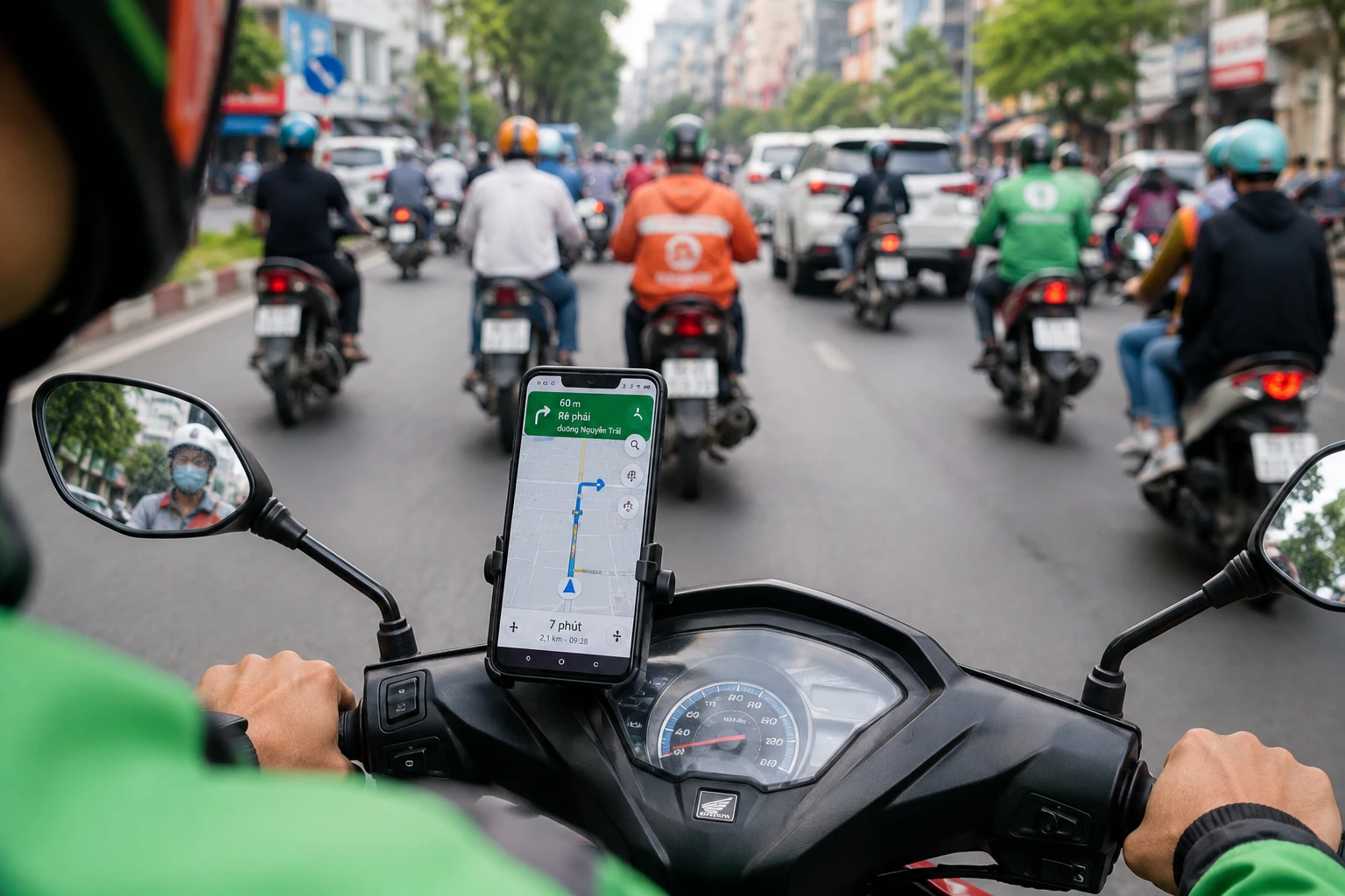 Người Việt ngày càng lệ thuộc bản đồ số khi đi xe máy.