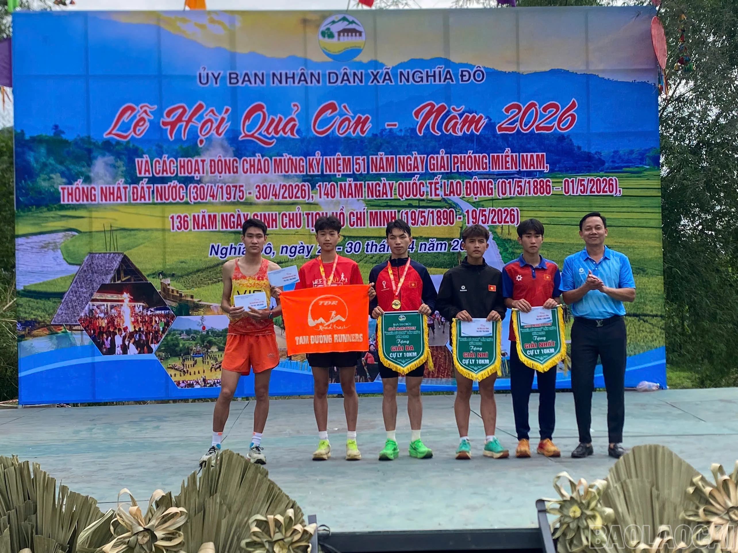 baolaocai-br_trao-giai-noi-dung-10km-nam.jpg