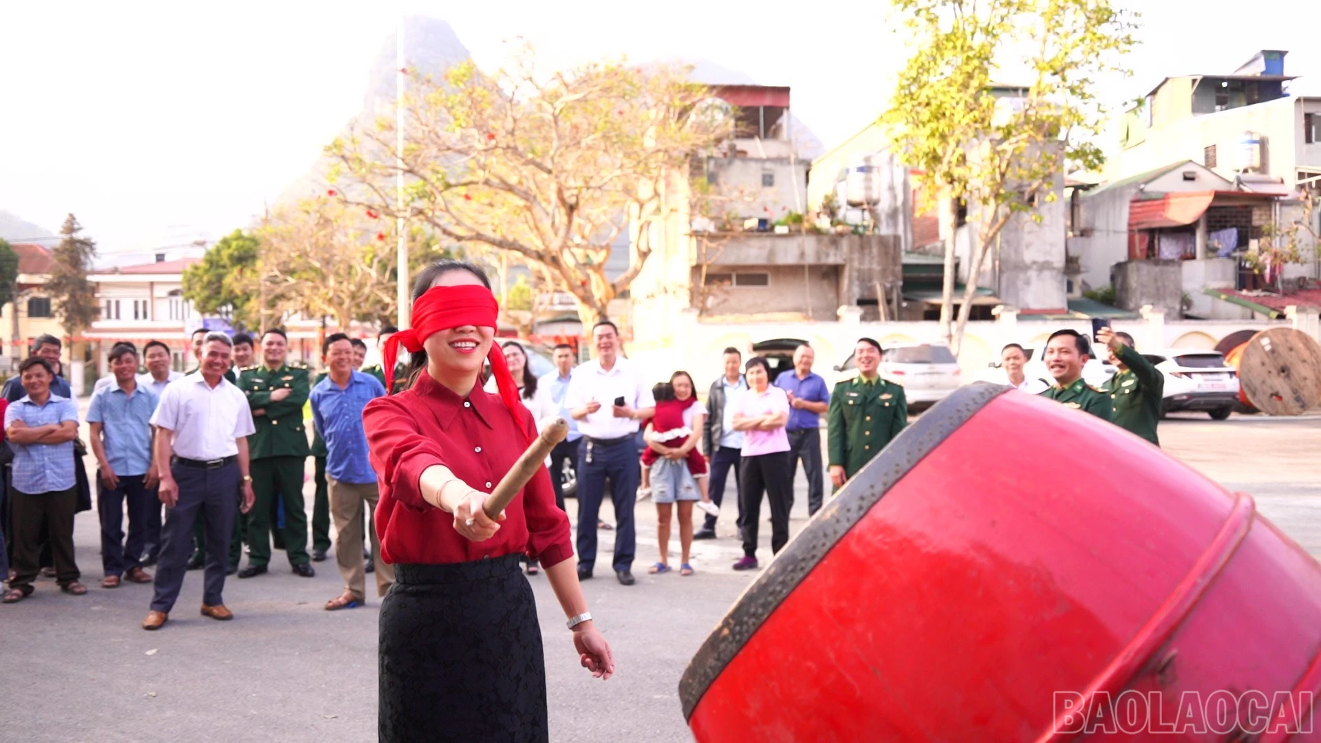 baolaocai-br_tro-choi-bit-mat-danh-trong-3662.jpg