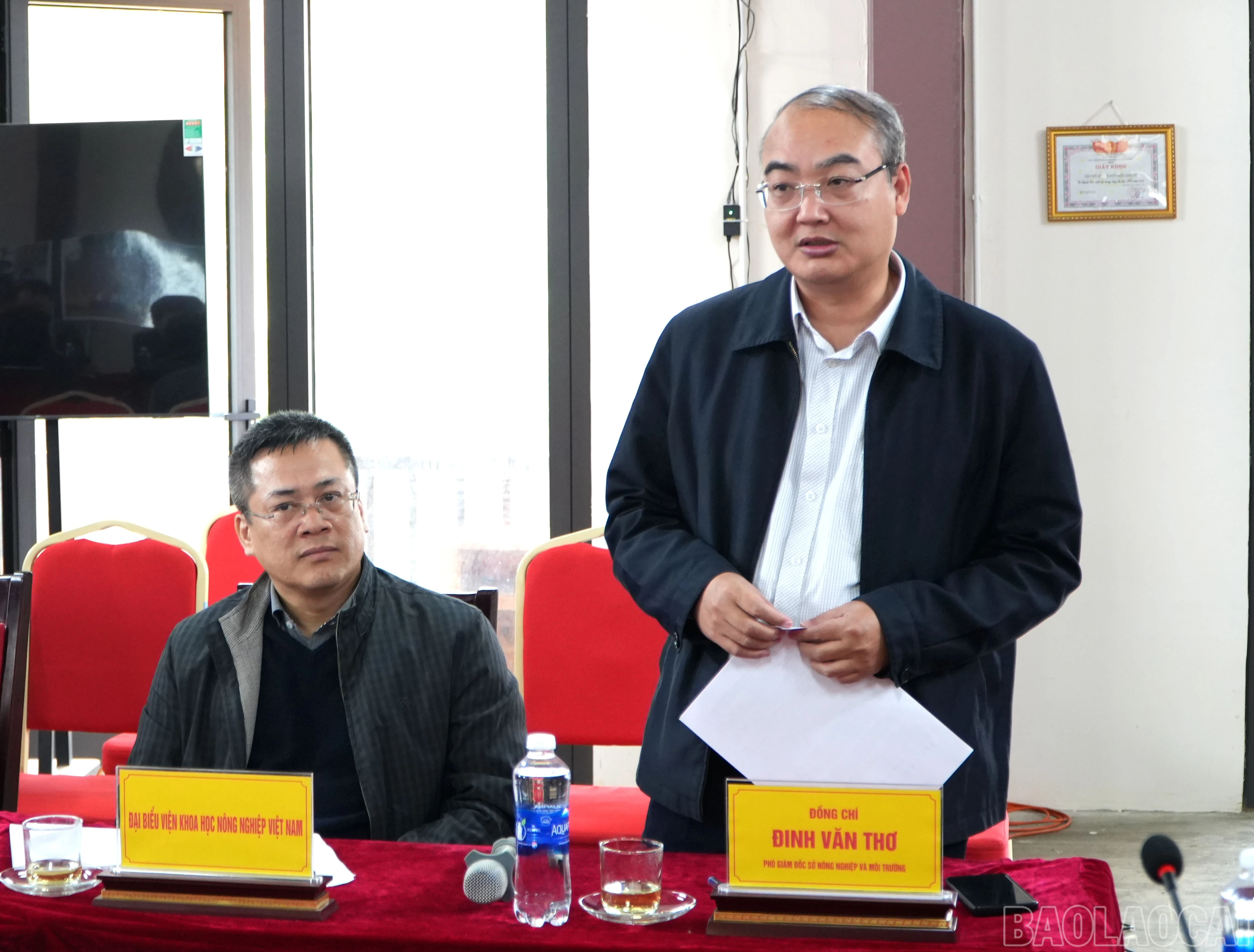 baolaocai-br_dong-chi-dinh-van-tho-pho-giam-doc-so-nong-nghiep-va-moi-truong-lao-cai-bao-cao-nhung-thuan-loi-kho-khan-trong-qua-trinh-trien-khai-du-an-tai-thiet-nong-nghiep-tai-lang-nu.jpg