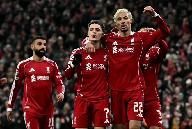 Liverpool thắng trận tưng bừng tại Anfield.