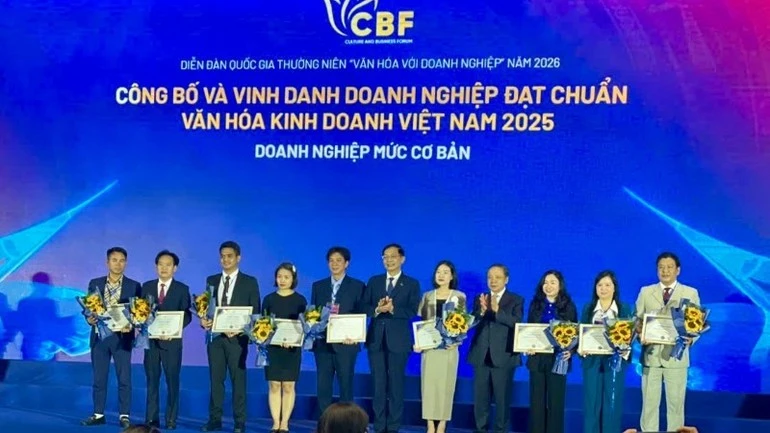 Vinh danh các doanh nghiệp đạt chuẩn văn hóa kinh doanh Việt Nam 2025.