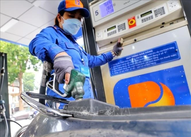Phó Thủ tướng Chính phủ Hồ Đức Phớc vừa ký Công điện số 28/CĐ-TTg ngày 1/4/2026 của Thủ tướng Chính phủ về việc tăng cường công tác quản lý, điều hành và bình ổn giá.