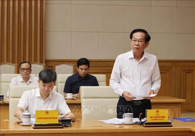 Bộ trưởng Bộ Nội vụ Đỗ Thanh Bình, Phó Trưởng ban Thường trực Ban Chỉ đạo trình bày báo cáo.